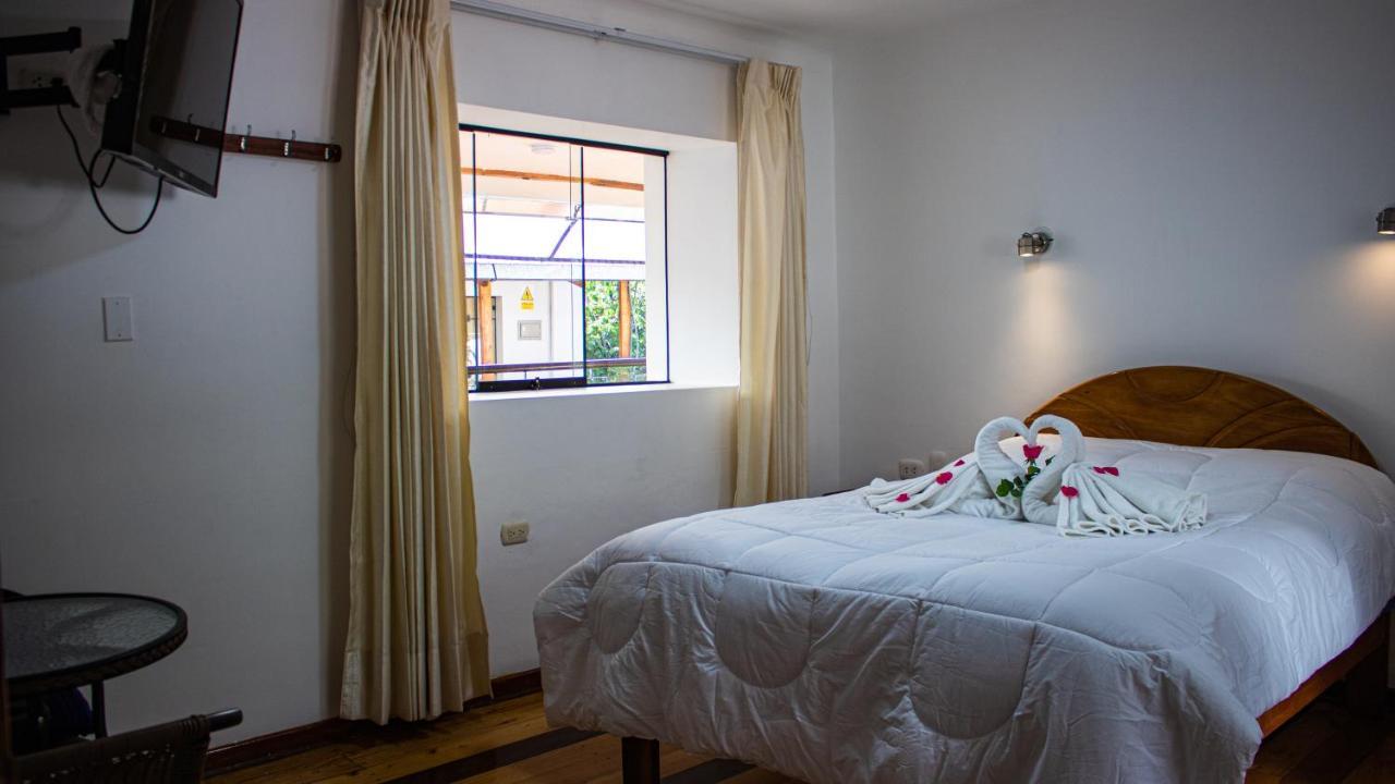 Hotel Los Laureles Calca Zewnętrze zdjęcie