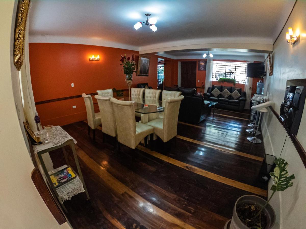 Hotel Los Laureles Calca Zewnętrze zdjęcie