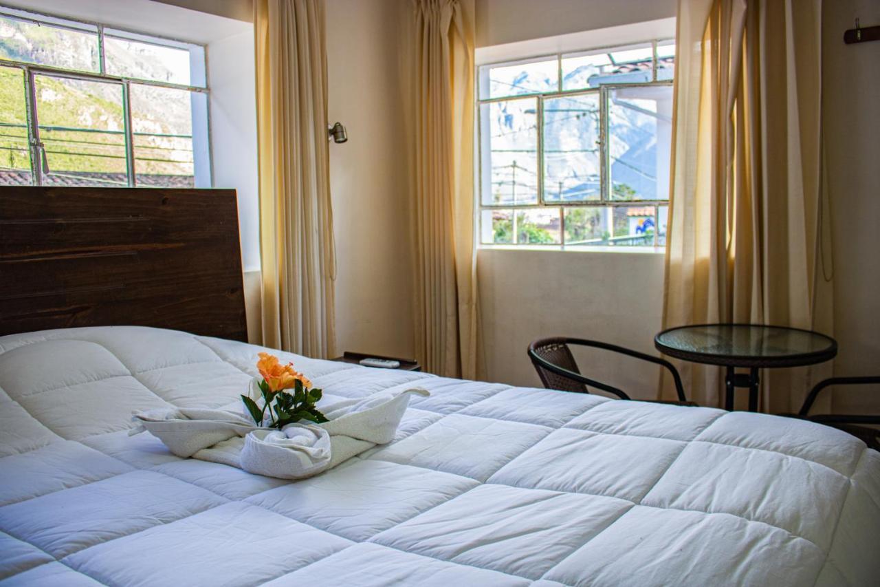 Hotel Los Laureles Calca Zewnętrze zdjęcie