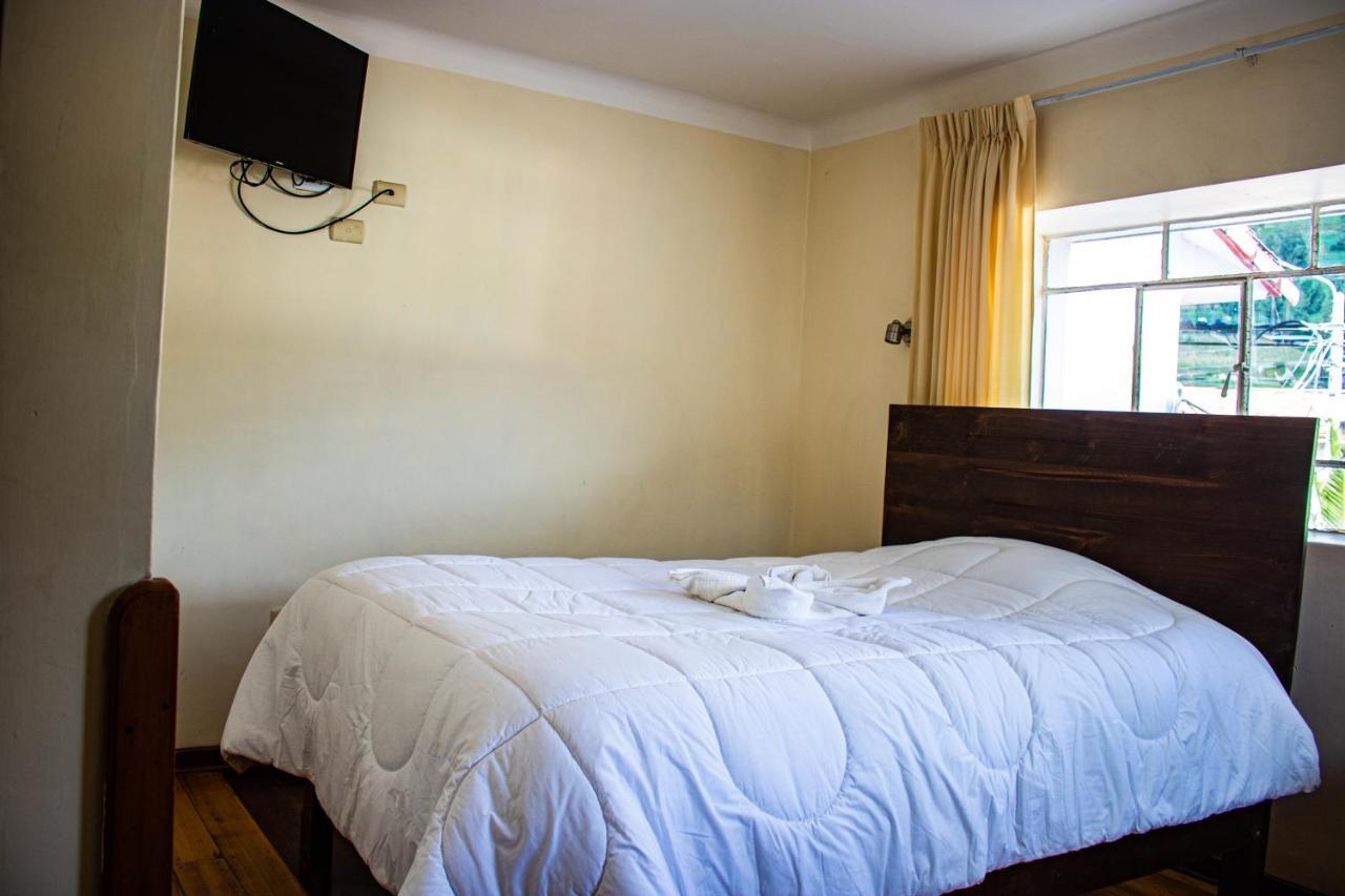 Hotel Los Laureles Calca Zewnętrze zdjęcie