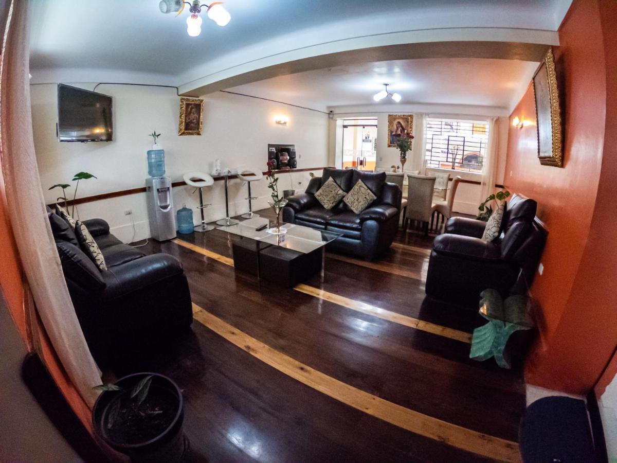 Hotel Los Laureles Calca Zewnętrze zdjęcie