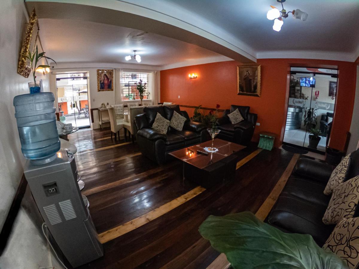 Hotel Los Laureles Calca Zewnętrze zdjęcie
