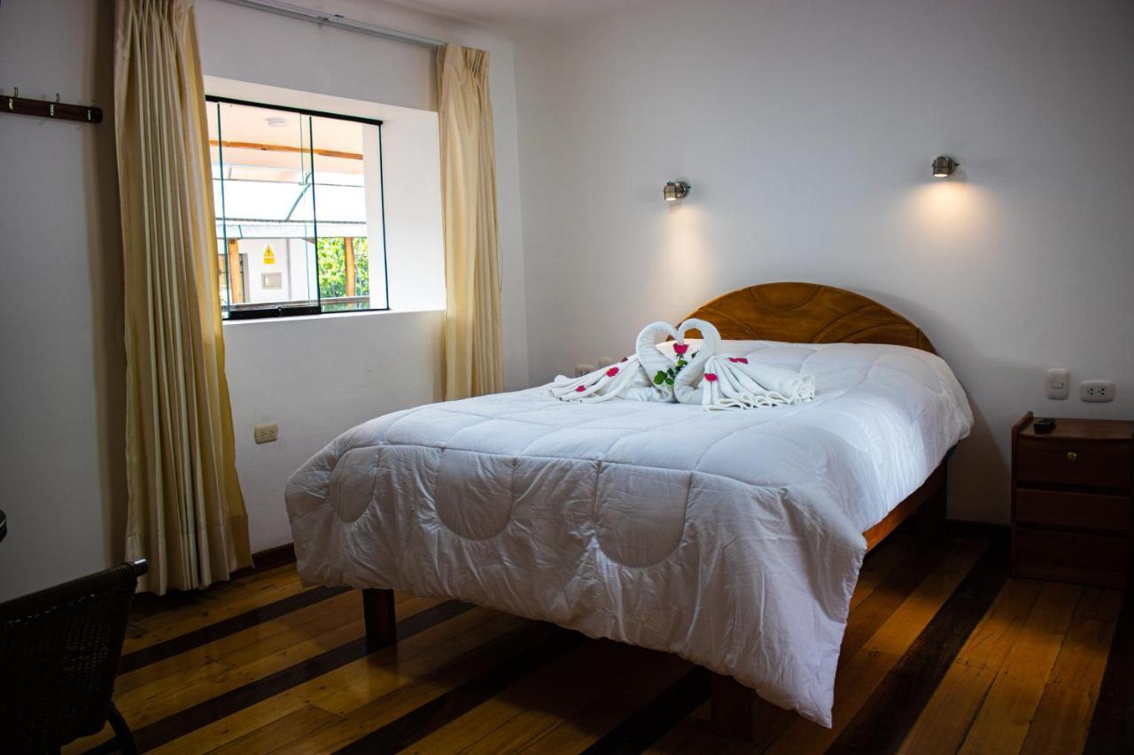 Hotel Los Laureles Calca Zewnętrze zdjęcie