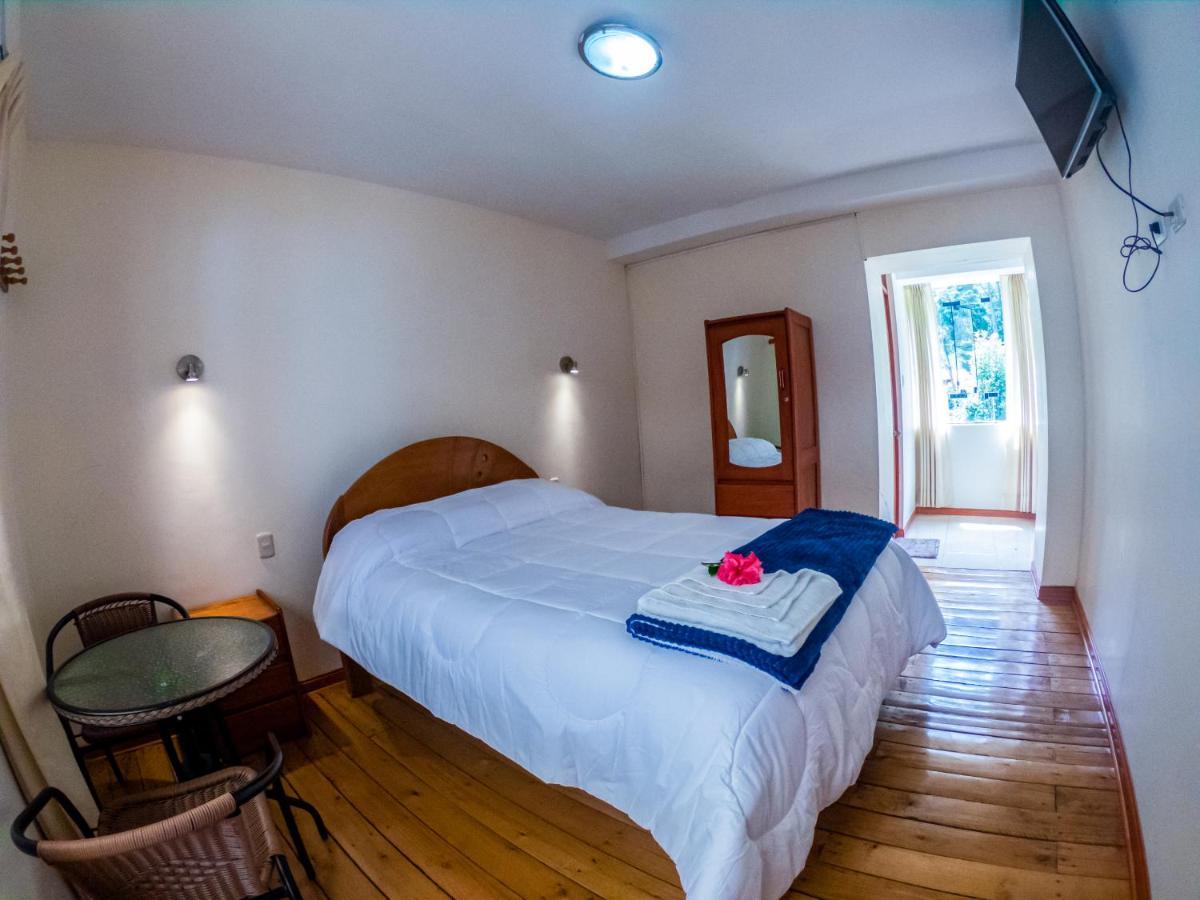 Hotel Los Laureles Calca Zewnętrze zdjęcie