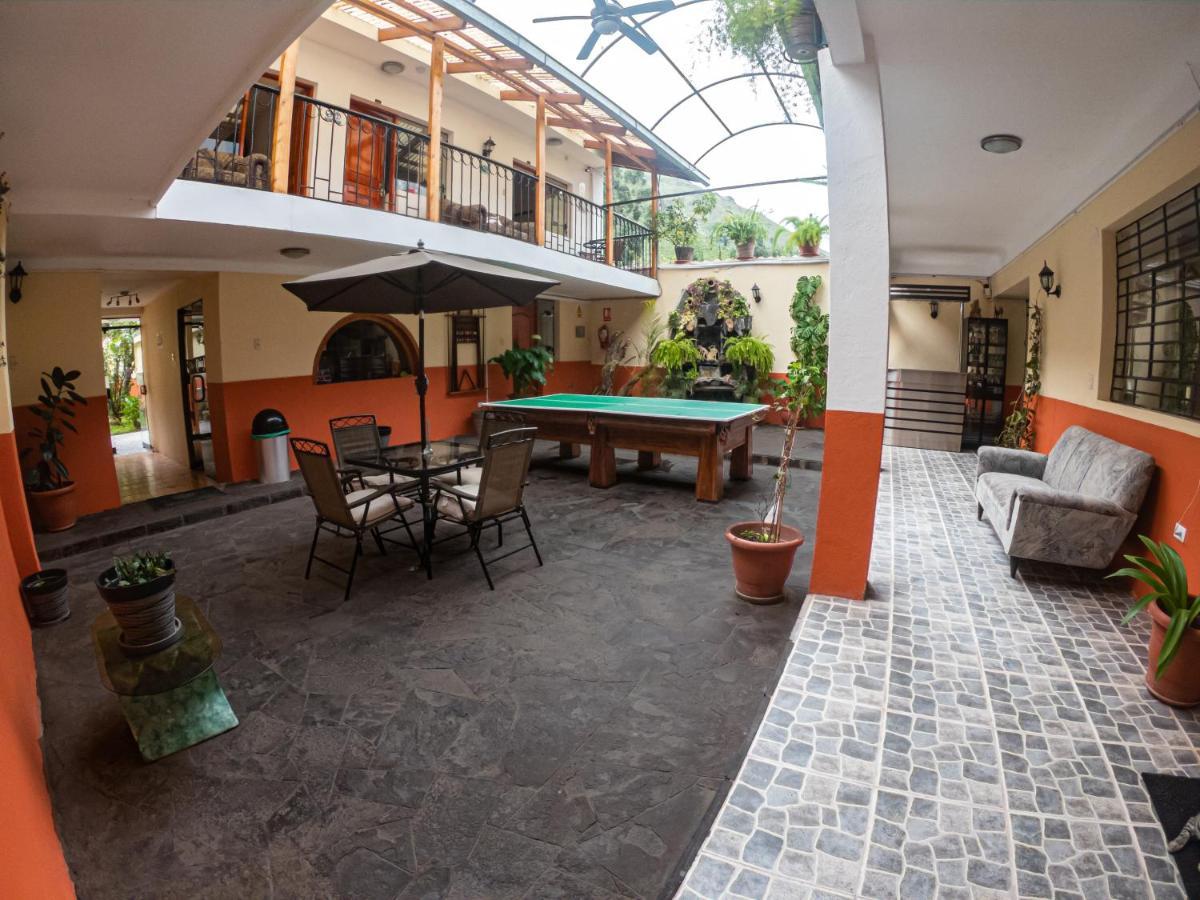 Hotel Los Laureles Calca Zewnętrze zdjęcie