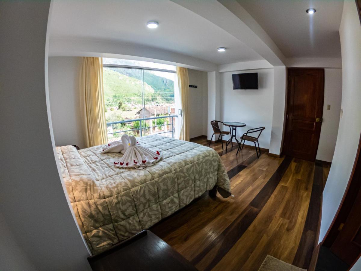 Hotel Los Laureles Calca Zewnętrze zdjęcie