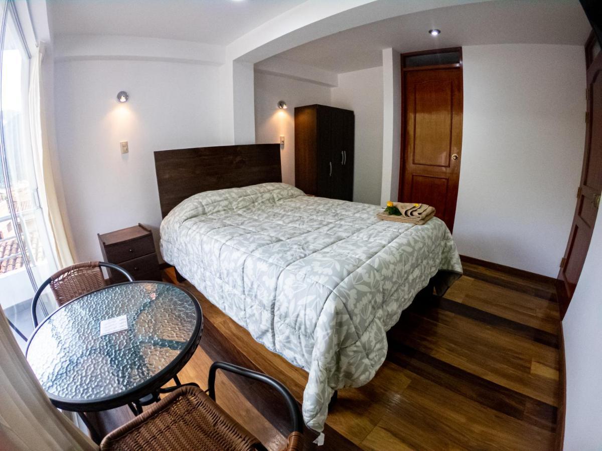 Hotel Los Laureles Calca Zewnętrze zdjęcie