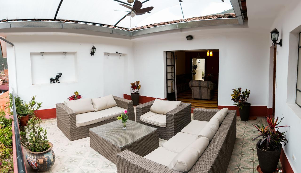 Hotel Los Laureles Calca Zewnętrze zdjęcie